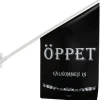 Flagga ''Öppet'' svart med vit text