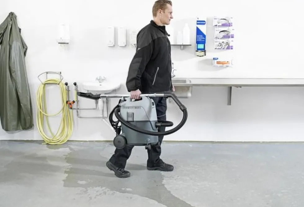 Torr/Våt dammsugare NILFISK VL200 PC